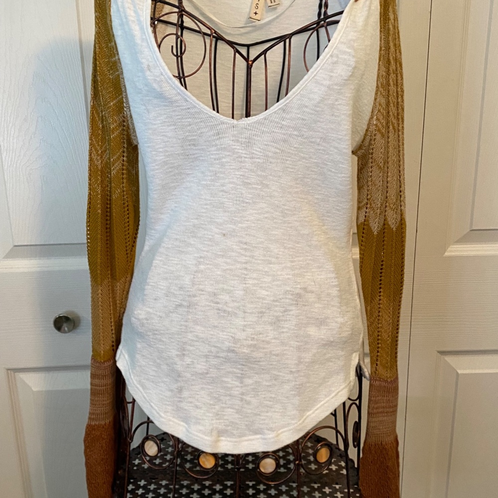 We the Free Bell -sleeve Curved Hem Knit Top